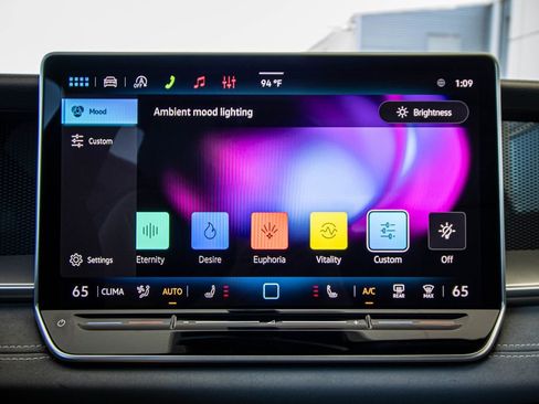 New 2026 Volkswagen Tiguan SE R-Line FWD image 47