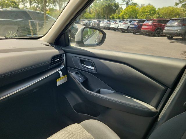 Certified 2026 Nissan Rogue SV FWD image 13
