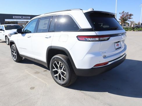 New 2025 Jeep Grand Cherokee Limited image 23