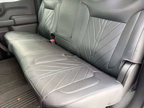 Used 2021 Chevrolet Silverado 1500 LT image 13