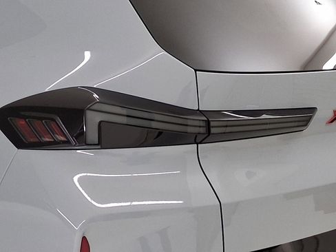 New 2026 BMW XM Label Red image 11