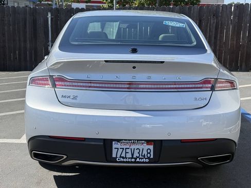 Used 2017 Lincoln MKZ Reserve FWD image 4