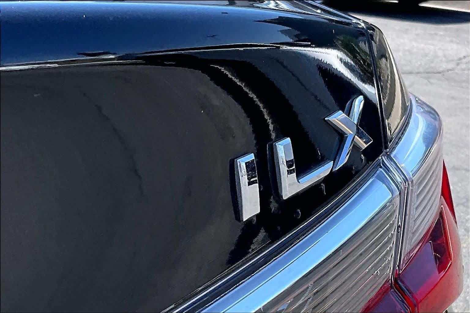 Used 2019 Acura ILX FWD image 9
