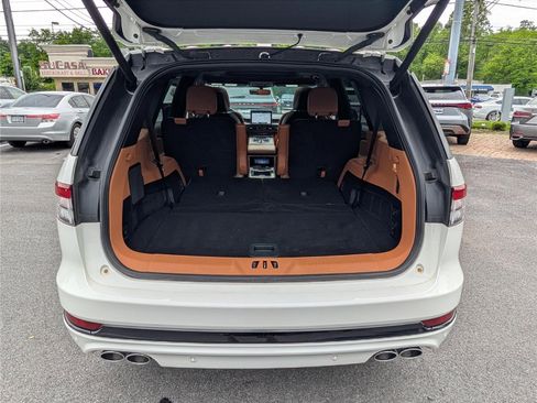 Used 2024 Lincoln Aviator Black Label w/ Jet Package AWD/4WD image 13