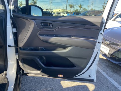 Used 2018 Honda Odyssey EX-L image 27