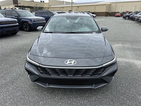 New 2026 Hyundai Elantra SE image 7