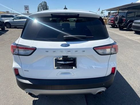 Used 2022 Ford Escape SE FWD image 4