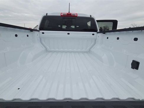 New 2026 GMC Canyon Elevation w/ Convenience Package image 16