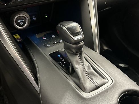 Used 2023 Toyota Venza LE image 15