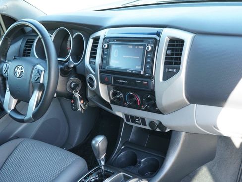 Used 2015 Toyota Tacoma 4x4 Double Cab w/ SR5 Package image 28