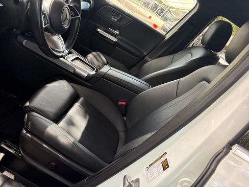 Used 2025 Mercedes-Benz GLB 250 image 38