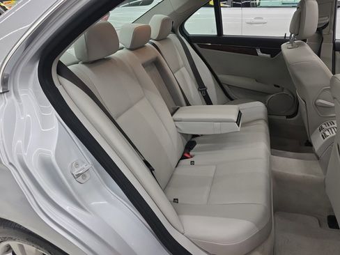 Used 2009 Mercedes-Benz C 300 4MATIC Sedan image 11