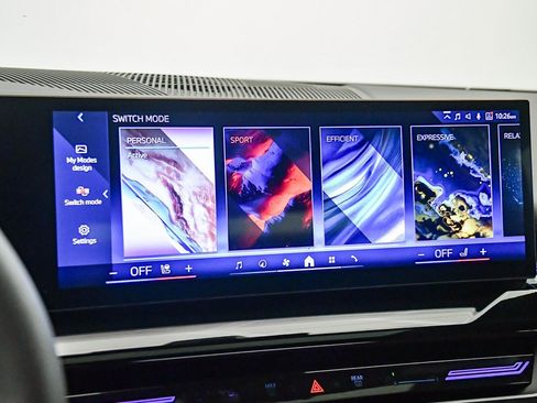 Used 2025 BMW 530i w/ Premium Package image 24