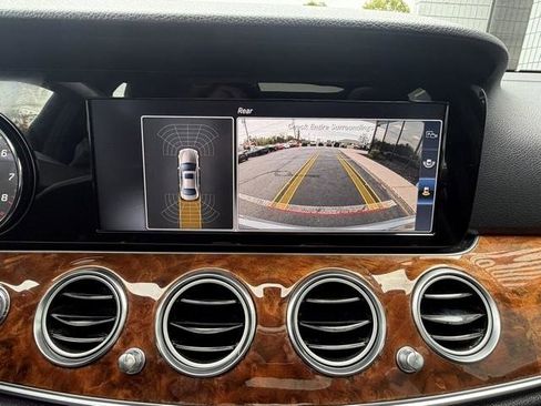 Used 2017 Mercedes-Benz E 300 4MATIC image 17