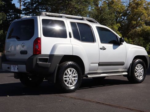 Used 2015 Nissan Xterra S image 5