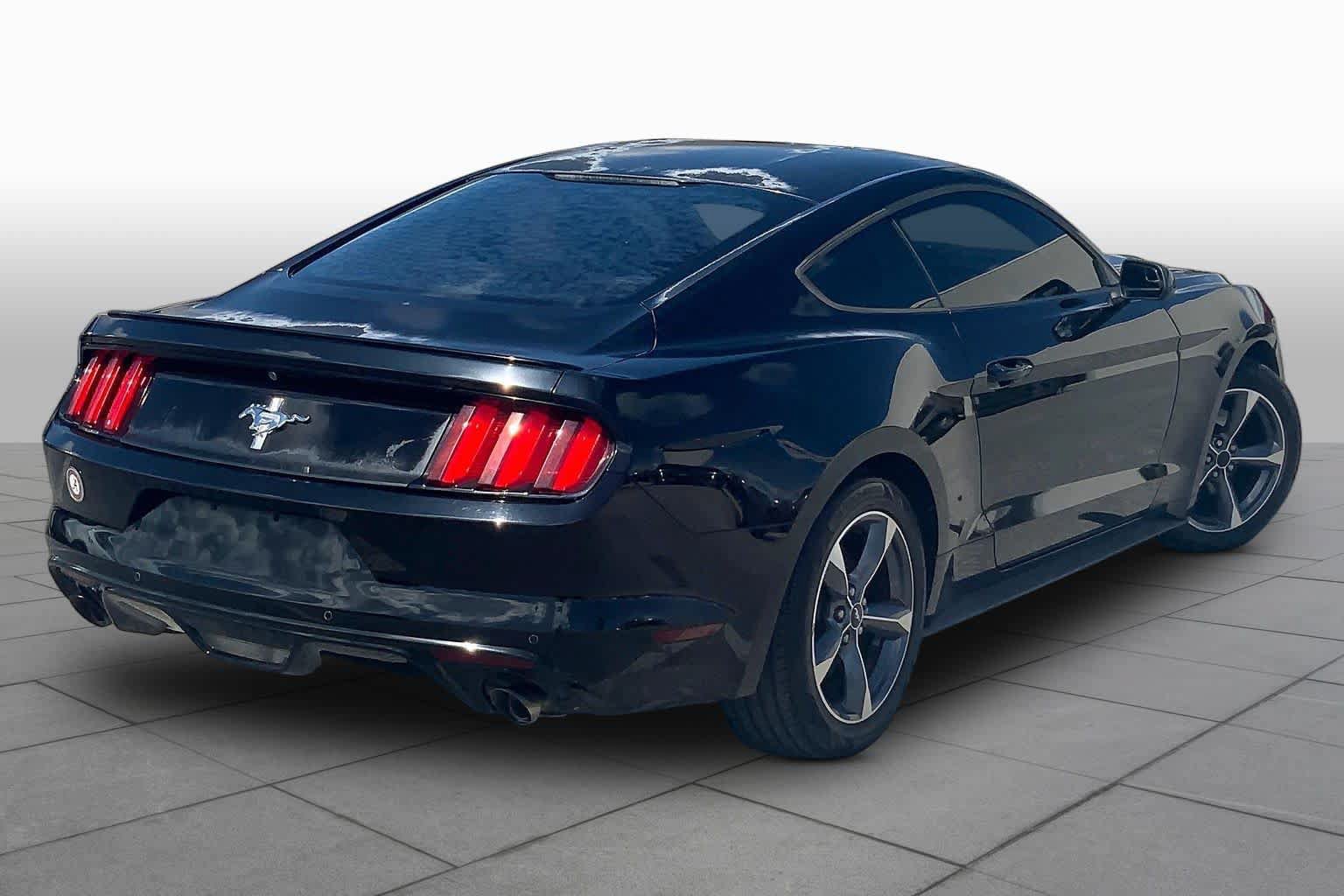 Used 2015 Ford Mustang Coupe w/ Equipment Group 051A RWD image 7