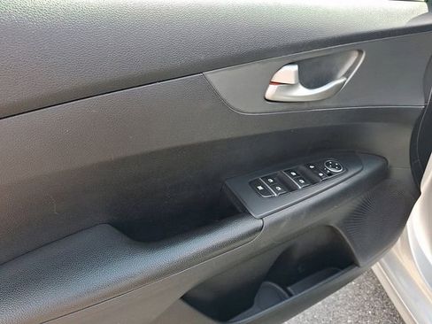 Used 2019 Kia Forte LXS FWD image 12