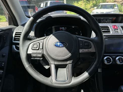 Used 2017 Subaru Forester 2.5i Touring AWD/4WD image 8