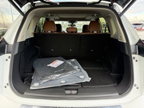New 2026 Nissan Rogue Platinum w/ Platinum Premium Package AWD/4WD image 10