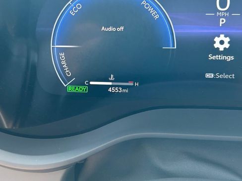 Used 2025 Toyota Sienna XSE w/ XSE Plus Package FWD image 40