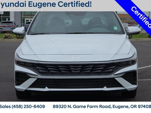Used 2025 Hyundai Elantra SE image 11