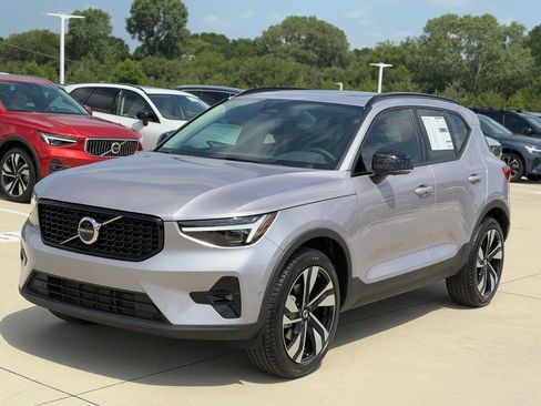 New 2026 Volvo XC40 B5 Ultra w/ Protection Package Premier image 2