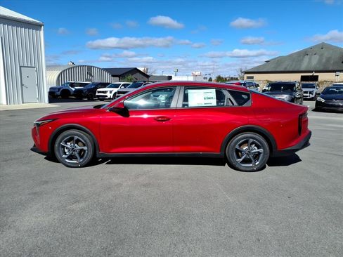 Used 2025 Kia K4 LXS image 3