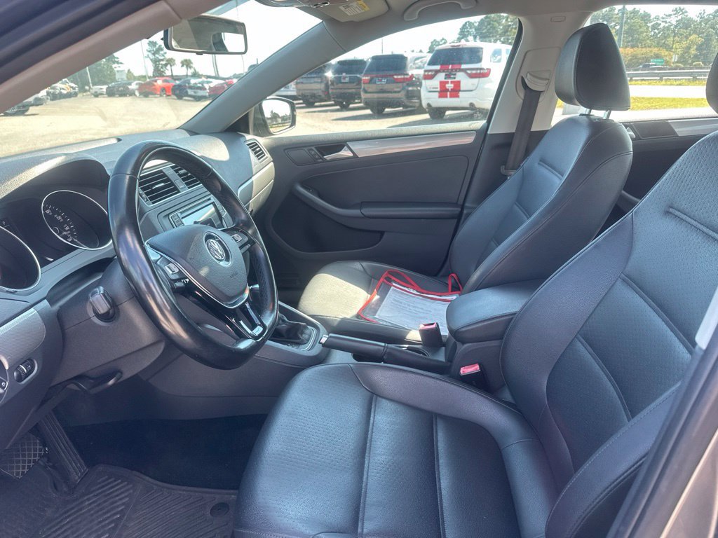 Used 2017 Volkswagen Jetta SE FWD image 12