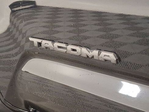 Certified 2021 Toyota Tacoma TRD Off-Road image 23