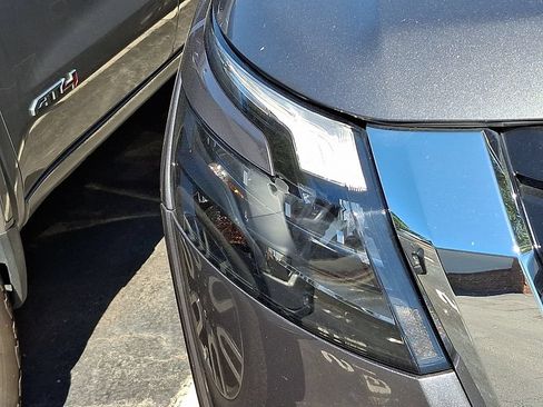 Used 2025 Nissan Pathfinder SV AWD/4WD image 4