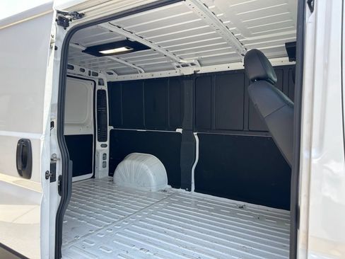 Used 2025 RAM ProMaster 2500 w/ Convenience Group FWD image 29