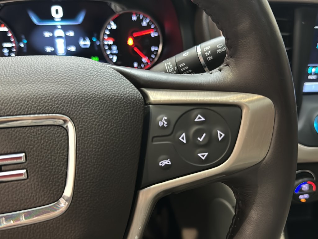 Used 2018 GMC Acadia Denali w/ Technology Package AWD/4WD image 33