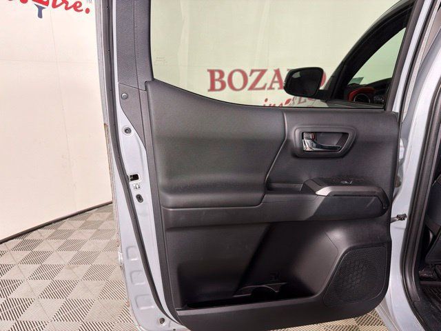 Used 2019 Toyota Tacoma TRD Off-Road AWD/4WD image 34