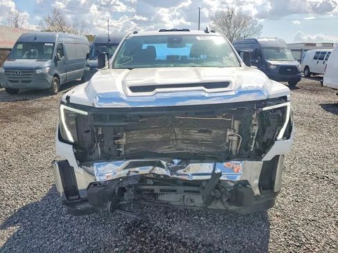 Used 2024 GMC Sierra 2500 Pro image 5