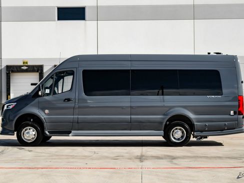 Used 2025 Mercedes-Benz Sprinter 3500 image 5