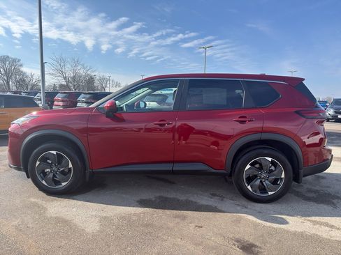 Used 2025 Nissan Rogue SV image 6