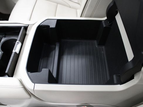 Used 2022 GMC Yukon Denali w/ Denali Premium Package image 44