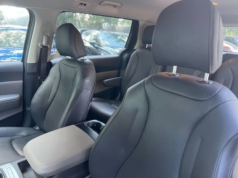 Used 2026 Kia Carnival FWD image 40