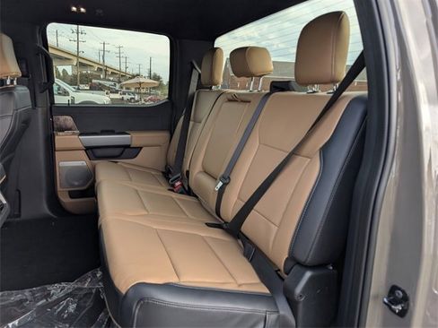 New 2026 Ford F250 Lariat w/ FX4 Off-Road Package image 26