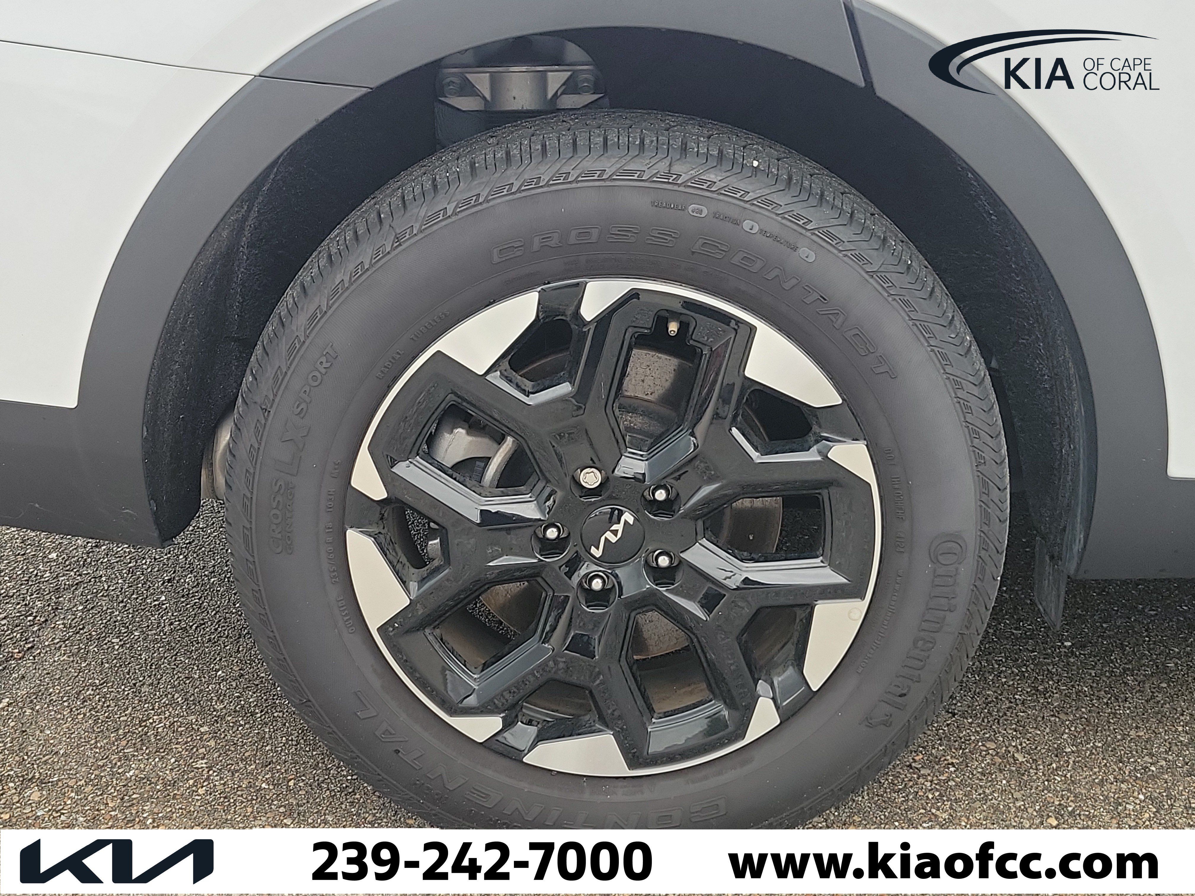 Certified 2025 Kia Sorento S w/ Panoramic Sunroof Package FWD image 7