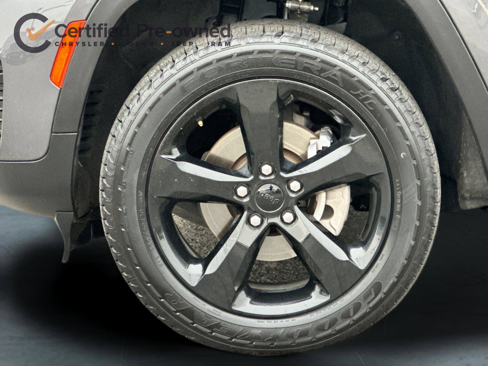 Used 2023 Jeep Grand Cherokee Altitude AWD/4WD image 26