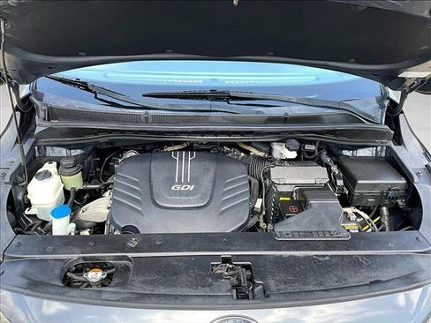 Used 2017 Kia Sedona LX w/ LX Essentials Premium Package FWD image 11