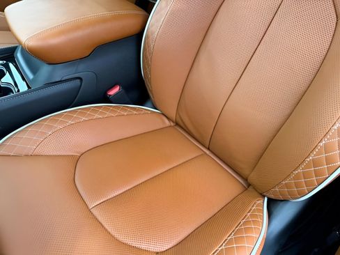 New 2026 Chrysler Pacifica Pinnacle w/ Trailer Tow Group image 33