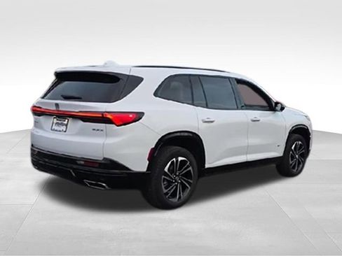 Used 2025 Buick Enclave Sport Touring AWD/4WD image 8