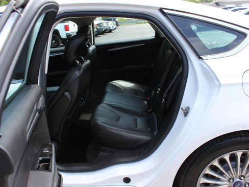 Used 2014 Ford Fusion Titanium FWD image 31