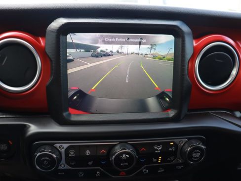 Used 2020 Jeep Gladiator Rubicon AWD/4WD image 29
