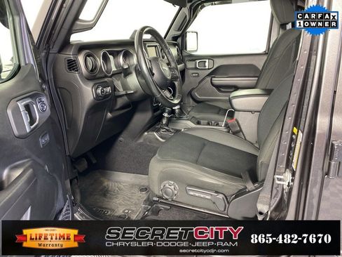 Used 2021 Jeep Gladiator Willys image 11