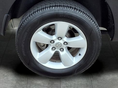 Used 2024 RAM 1500 Classic SLT AWD/4WD image 9