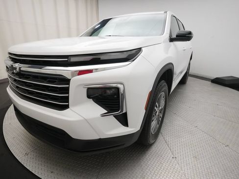 Used 2026 Chevrolet Traverse LT w/ Driver Confidence Package AWD/4WD image 12