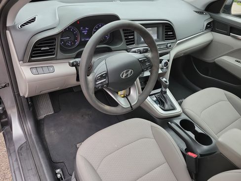 Used 2019 Hyundai Elantra SE FWD image 8